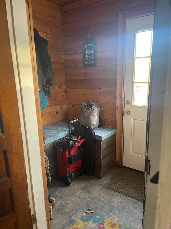 Mud room2