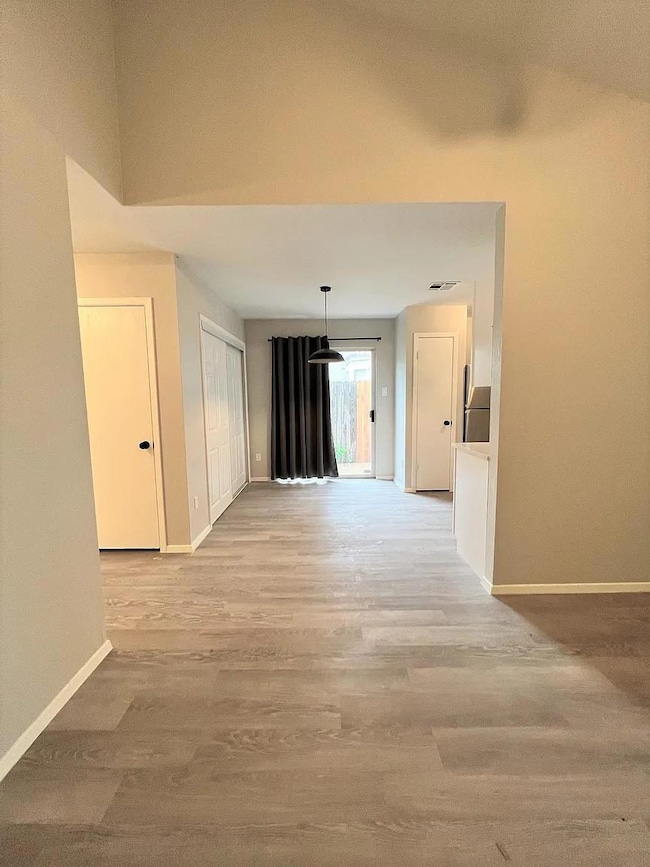 12214 Thompkins Dr unit B, Austin, TX 78753 - photo 5