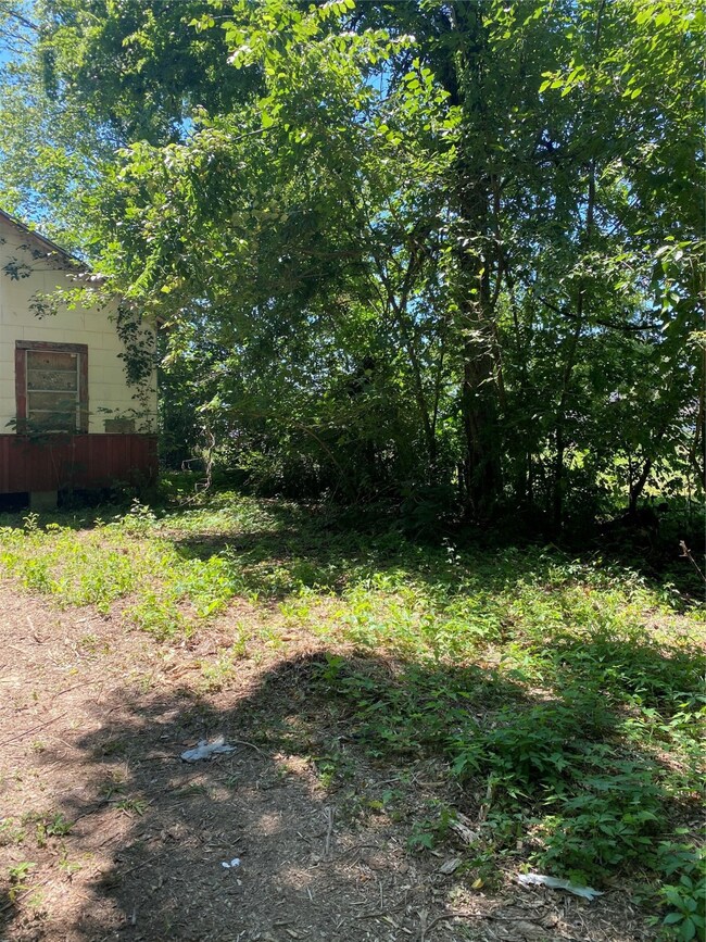 9634 E Hardy Rd, Houston, TX 77093 - photo 4