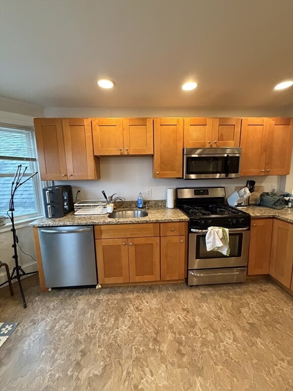 290 Adams St unit 5, Abington, MA 02351 - photo 2