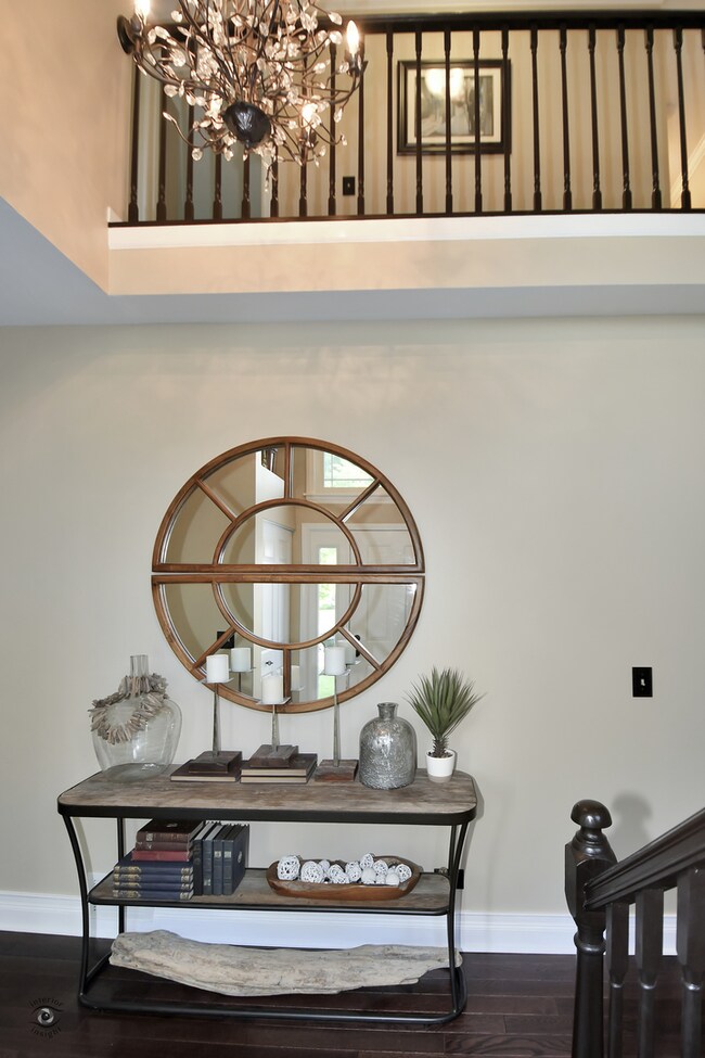 619 Lorree Ln, Lake In the Hills, IL 60156 - photo 2