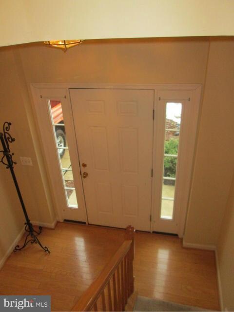 9138 Silvershadow Ct, Lorton, VA 22079 - photo 4