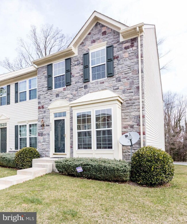 5200 Wyndholme Cir unit 1, Baltimore, MD 21229 - photo 2