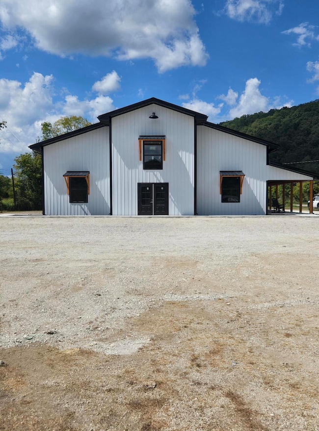 9585 Campton Rd, Stanton, KY 40380 - photo 2