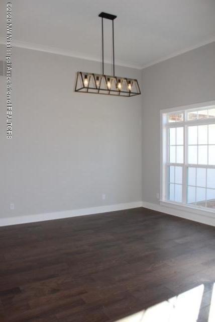 LOT 16WR DINING ROOM