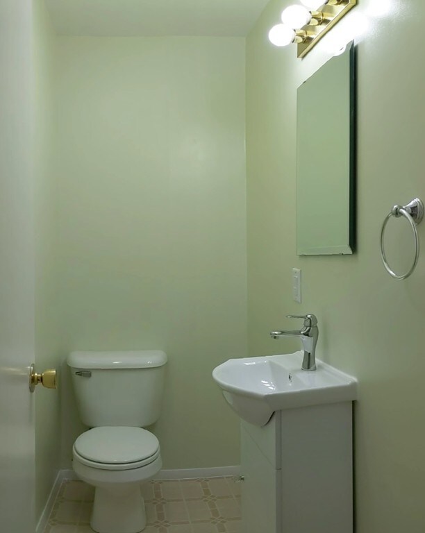 170 E Hadley Rd unit 109, Amherst, MA 01002 - photo 5