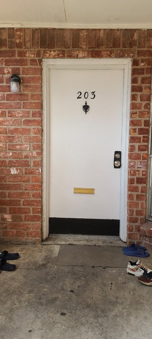 Welcome  to 9201 Clarewood Apt 203!