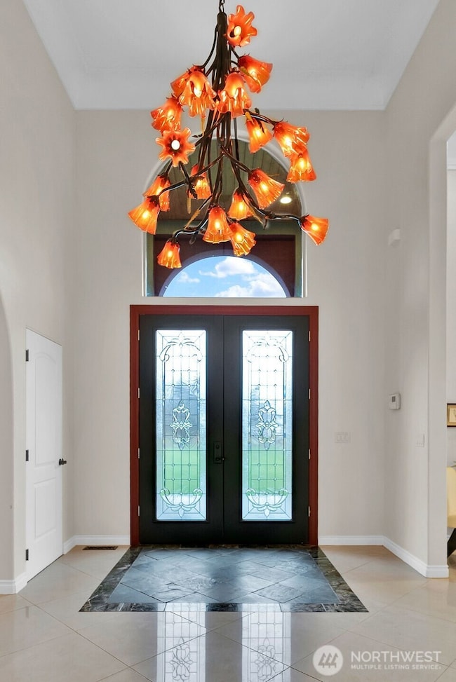 Beautiful chandelier with hand blown glass from Mexico