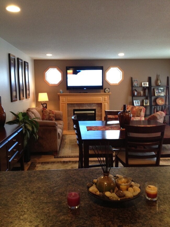 2555 11th Ave S, Grand Forks, ND 58201 - photo 4