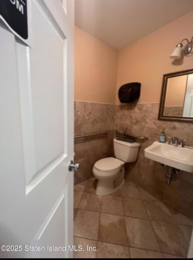 1023 Forest Hill Rd, Staten Island, NY 10314 - photo 7