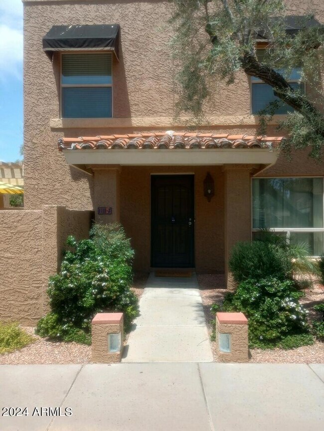1118 E North Ln unit 3, Phoenix, AZ 85020 - photo 2