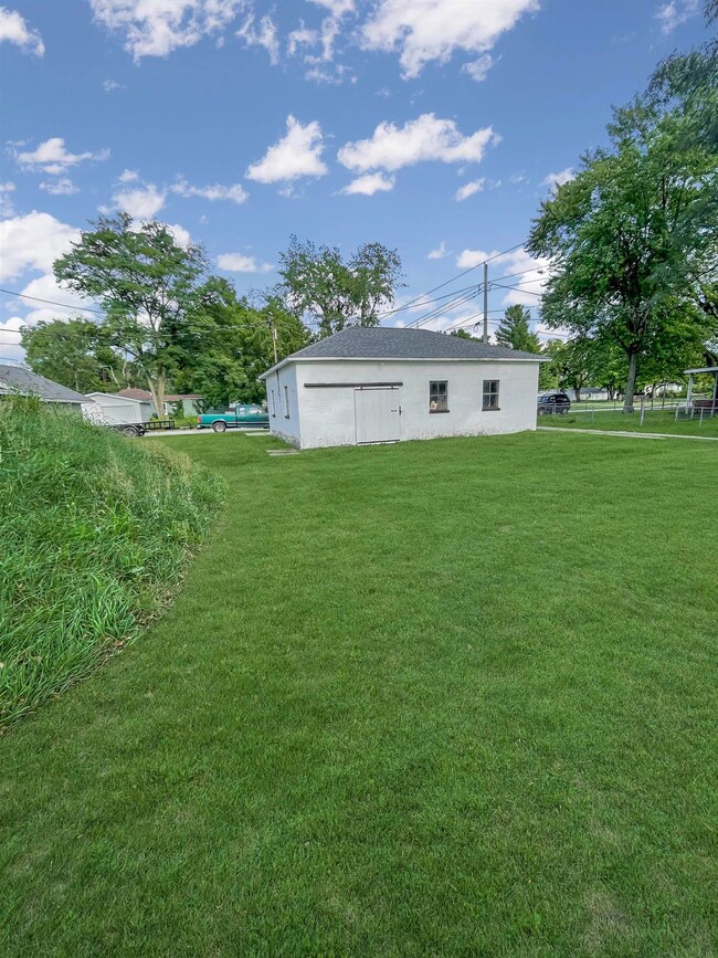 700 W Davis St, Hamlet, IN 46532 - photo 3