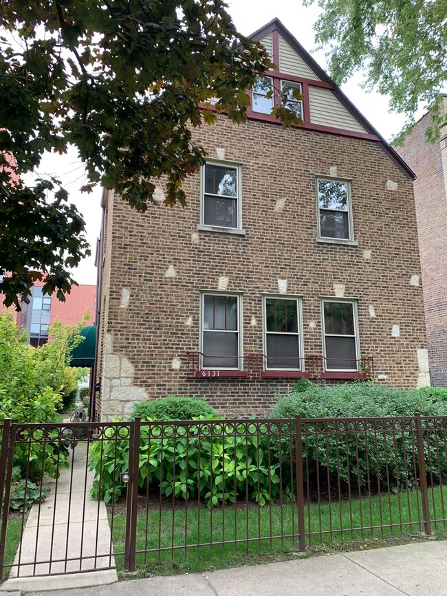 6131 N Mozart St unit 1, Chicago, IL 60659 - photo 5