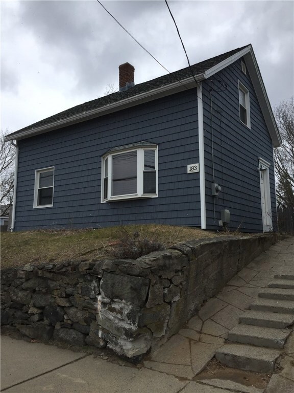 183 Armistice Blvd, Pawtucket, RI 02860 - photo 2