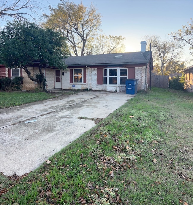 2421 Suffolk Ln, Lancaster, TX 75134 - photo 3