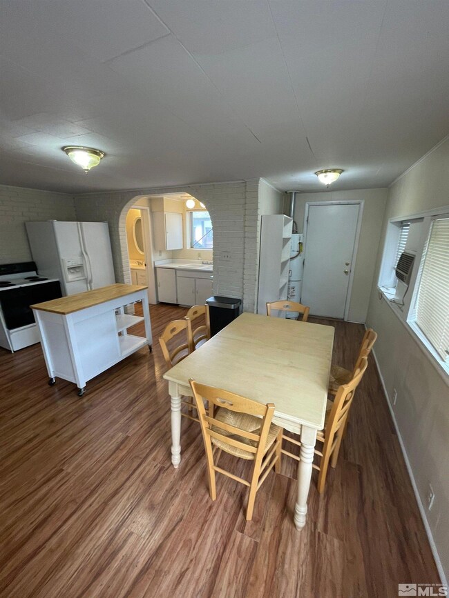 621 6th St, Sparks, NV 89431 - photo 5