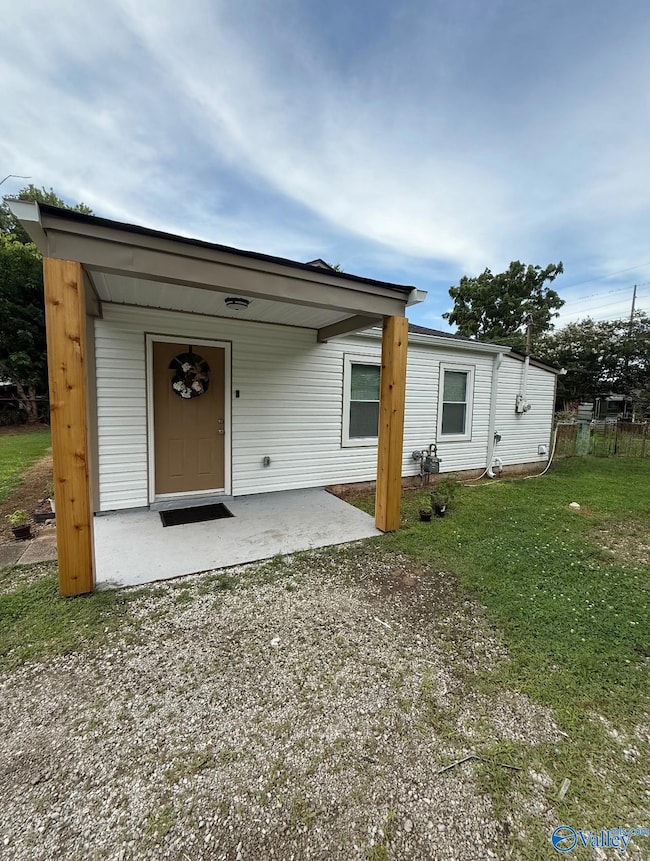 702 9th St NW, Huntsville, AL 35805 - photo 2