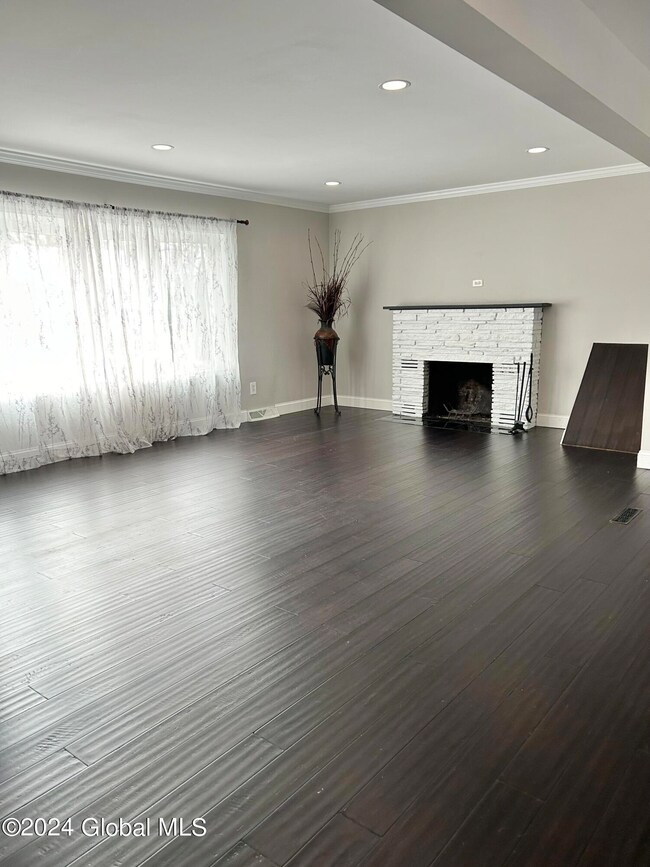 18 Northgate Dr, Albany, NY 12203 - photo 2