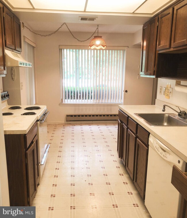 15201 Elkridge Way unit 1H, Silver Spring, MD 20906 - photo 4