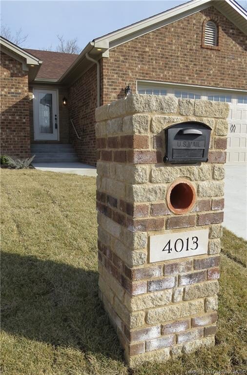 ALL BRICK & STONE RANCH STYLE HOME...