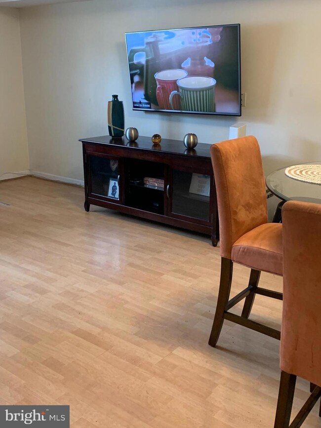 409 N Beauregard St unit 409, Alexandria, VA 22312 - photo 5