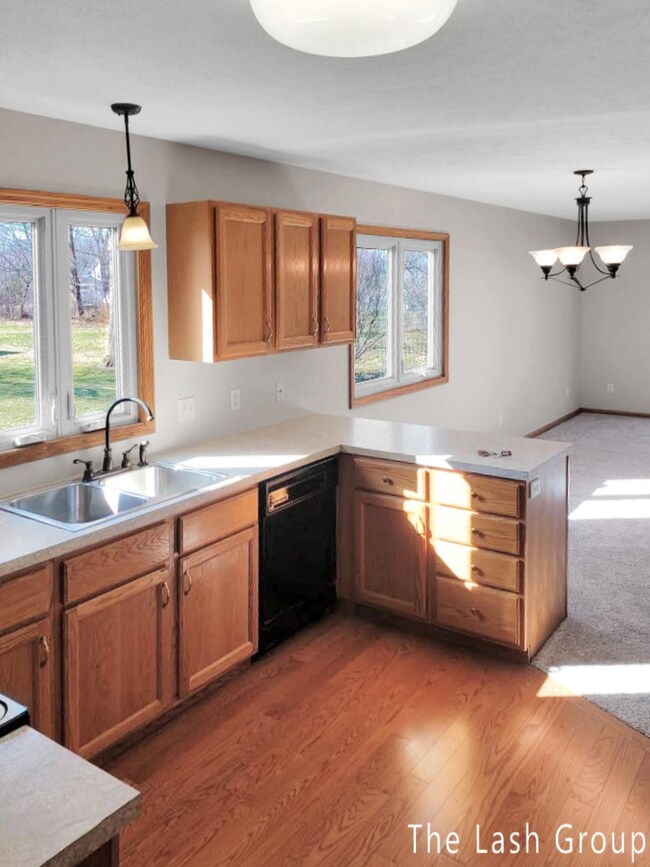 404 Falcon-Kitchen 1