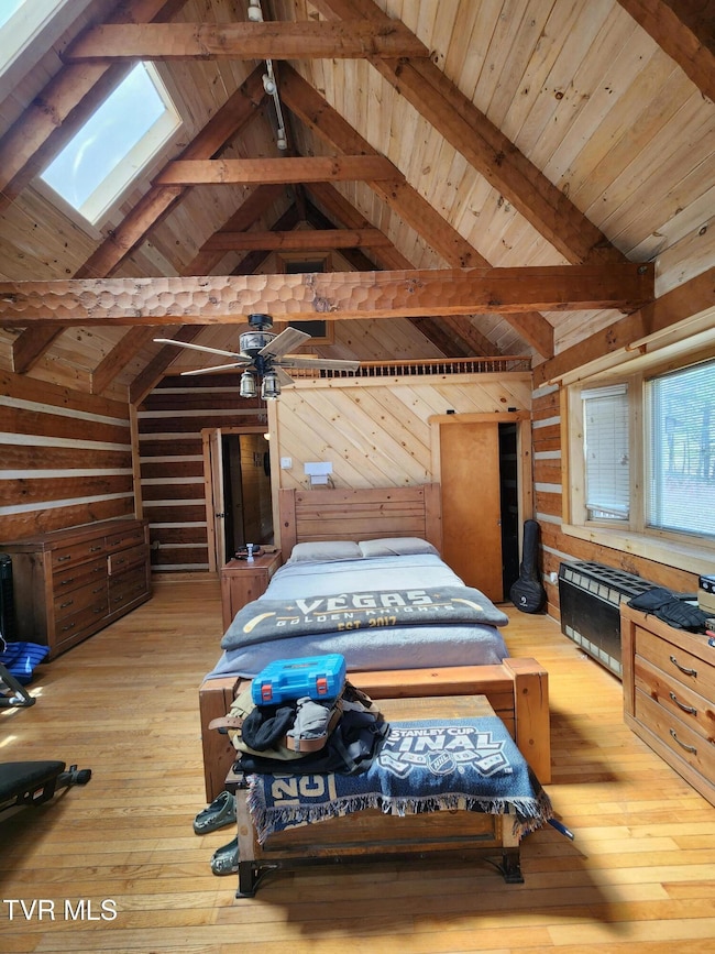 7 Main Bedroom