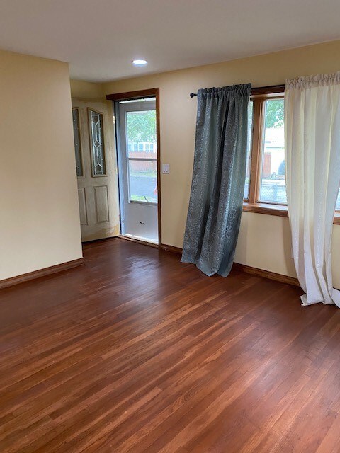 25 Riverview Ave, Pawtucket, RI 02860 - photo 5