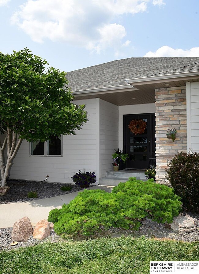 7900 Bowman Cir, Firth, NE 68358 - photo 2