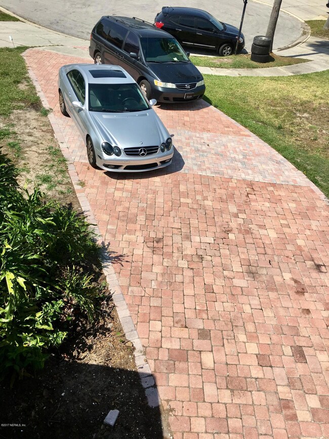 964 Aries Rd W, Jacksonville, FL 32216 - photo 3