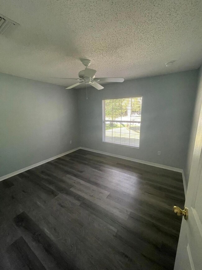 362 Columbus St, Sebastian, FL 32958 - photo 4