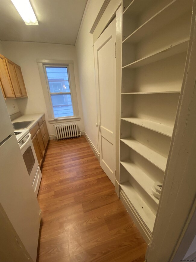 281 Myrtle Ave, Albany, NY 12208 - photo 6