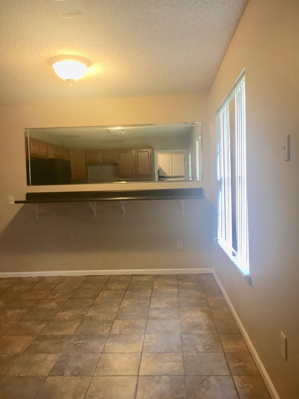 1806 Elmwood Dr, Douglas, GA 31535 - photo 5