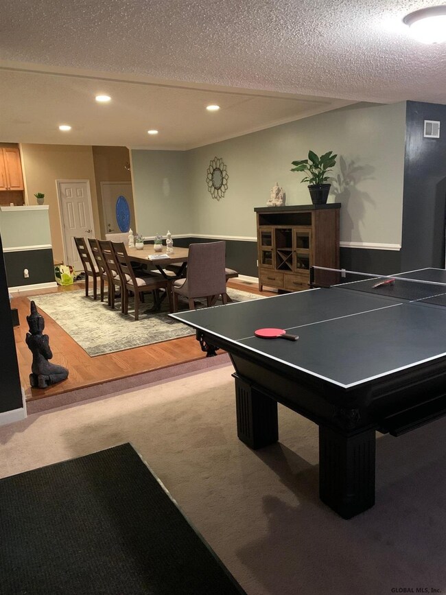 28 Priscilla Ln, Schenectady, NY 12306 - photo 4