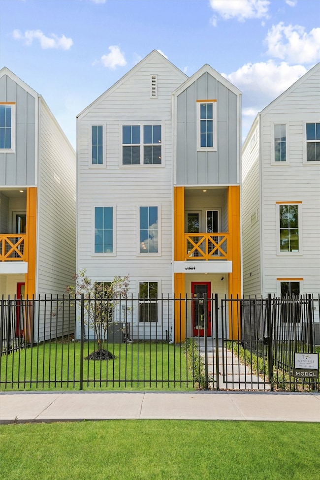 3903 Pinemont Dr unit A, Houston, TX 77018 - photo 2