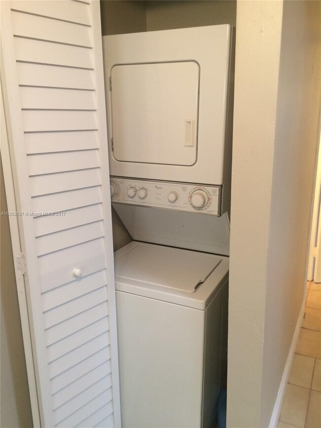 2219 W 53rd Place unit 2219, Hialeah, FL 33016 - photo 7