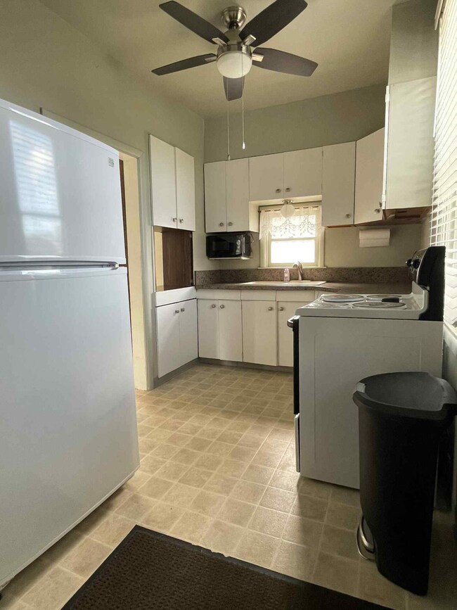 123 W 10th Ave, Sault Sainte Marie, MI 49783 - photo 6