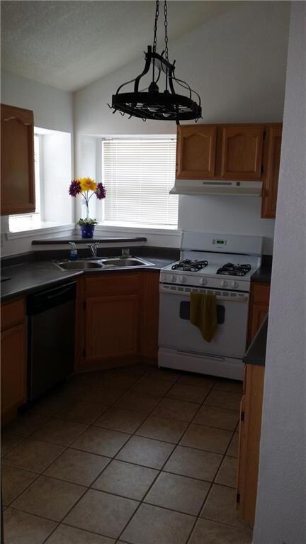 420 Katherine Dr, Horizon City, TX 79928 - photo 4