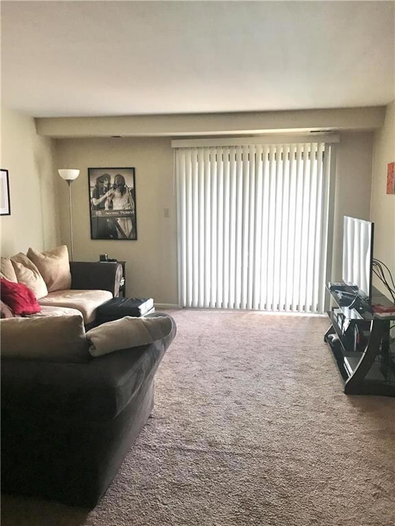 897 Cold Spring Rd unit 10, Allentown, PA 18103 - photo 2