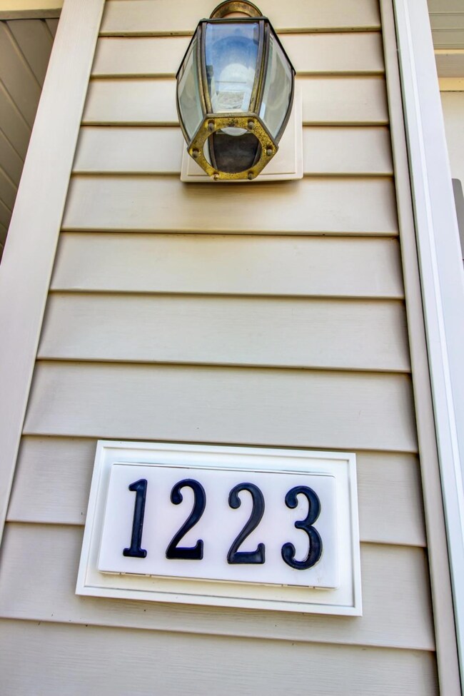 1223 W 95th Ave, Crown Point, IN 46307 - photo 2