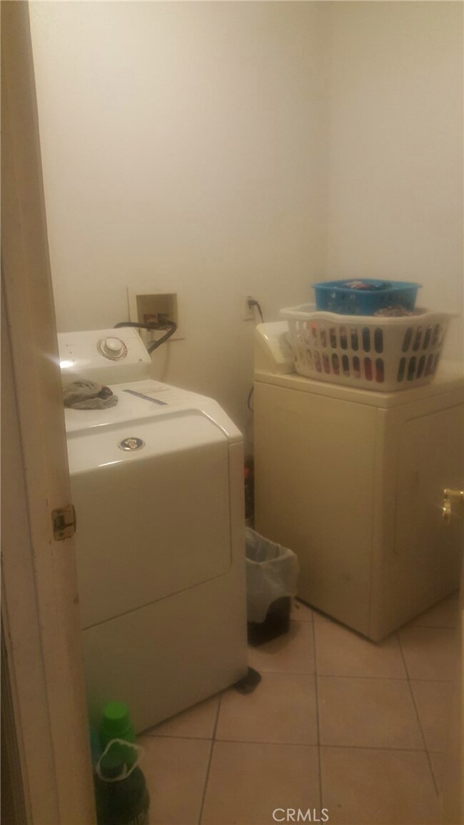 1482 W 154th St, Compton, CA 90220 - photo 5