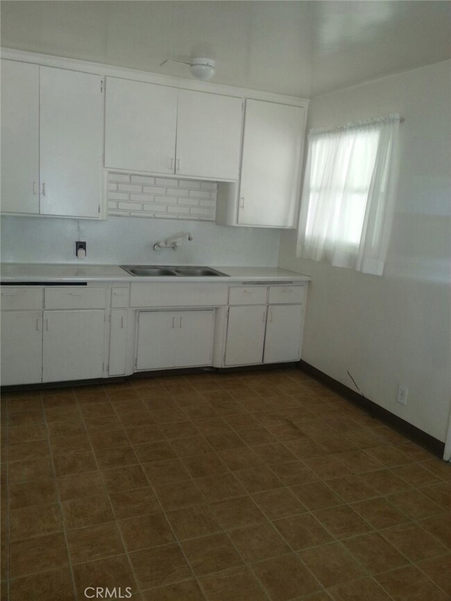 14570 Rosemary Dr, Fontana, CA 92335 - photo 6