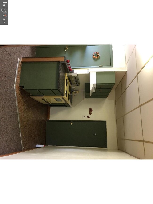 38 S Main St unit . 5, Shenandoah, PA 17976 - photo 3