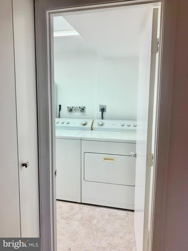 12 Stonehenge Cir unit 1, Pikesville, MD 21208 - photo 7