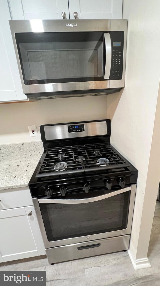 15 Canterbury Square unit 201, Alexandria, VA 22304 - photo 6