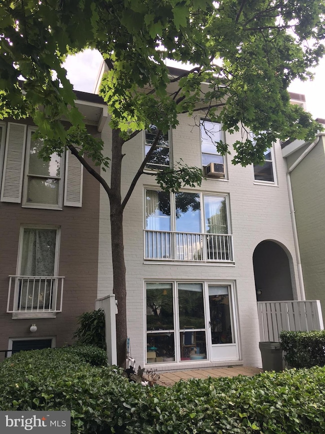 739 Delaware Ave SW unit 189, Washington, DC 20024 - photo 2