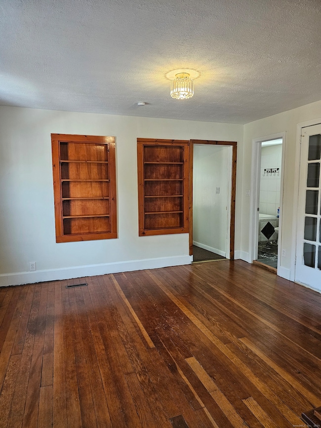 68 New St, Seymour, CT 06483 - photo 5