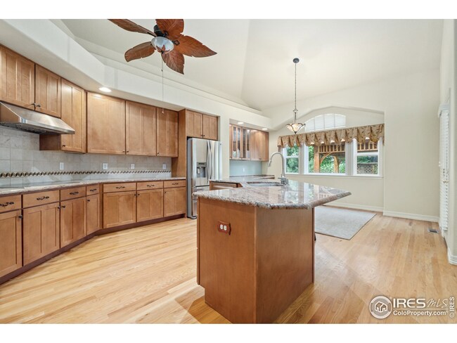 Kitchen (old lighting)