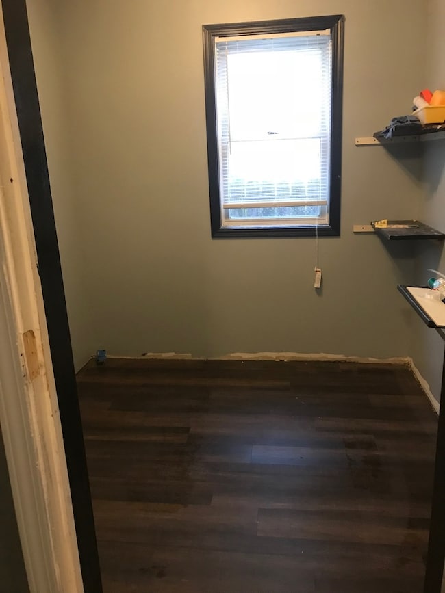 409 E Taylor St, Bloomington, IL 61701 - photo 3