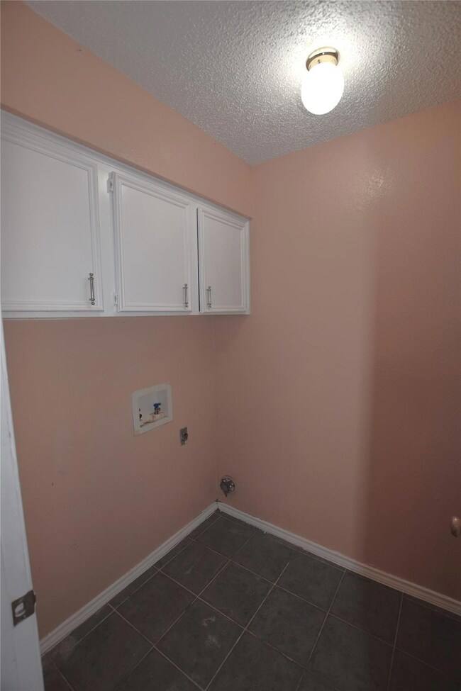 2592 Cattlebaron Dr, Fort Worth, TX 76108 - photo 7